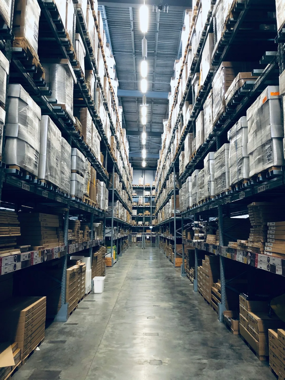 Bulk storage racking and pallet displays in warehouse store environment